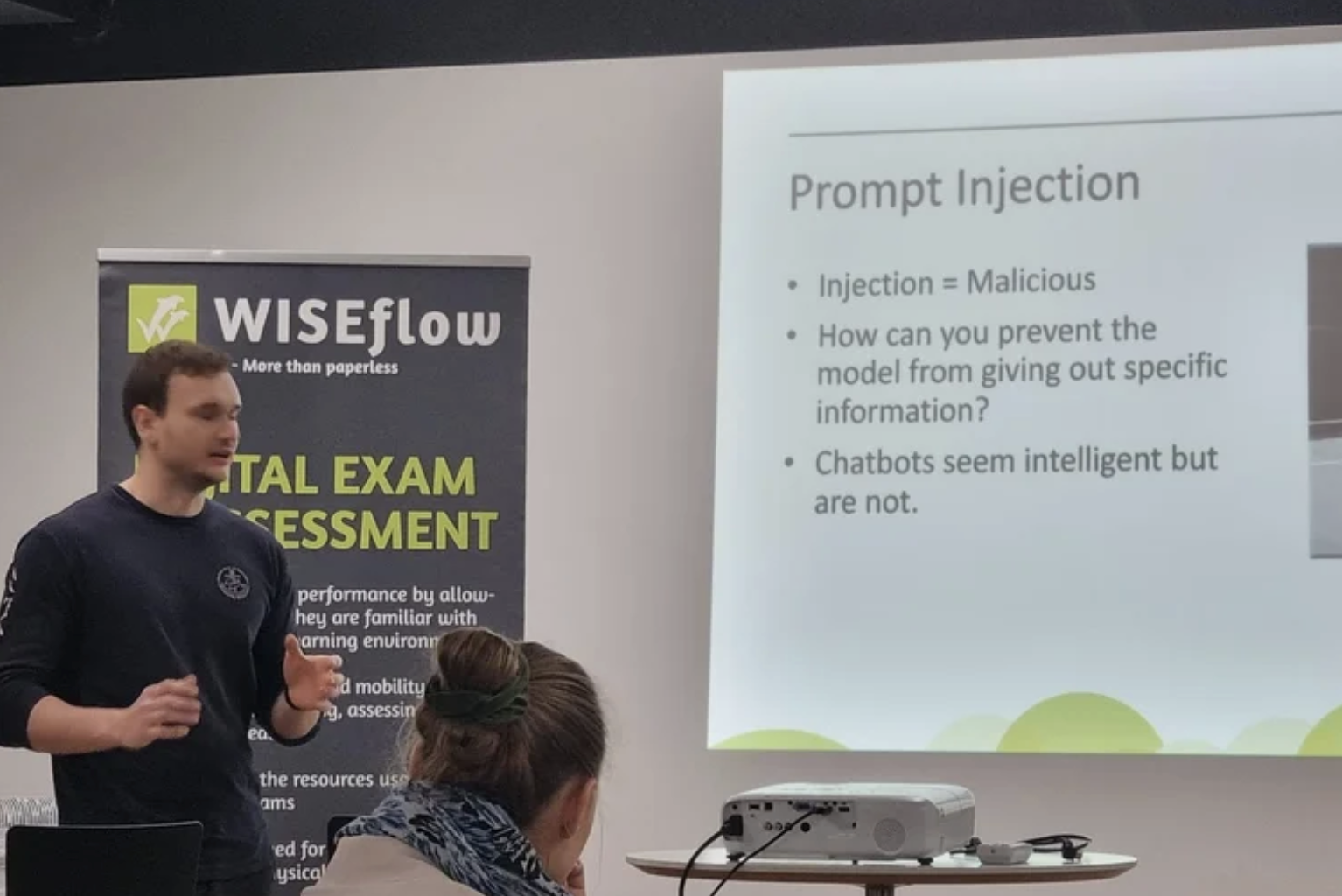 UNIwise employee demonstrating the capabilities of WISEflow
