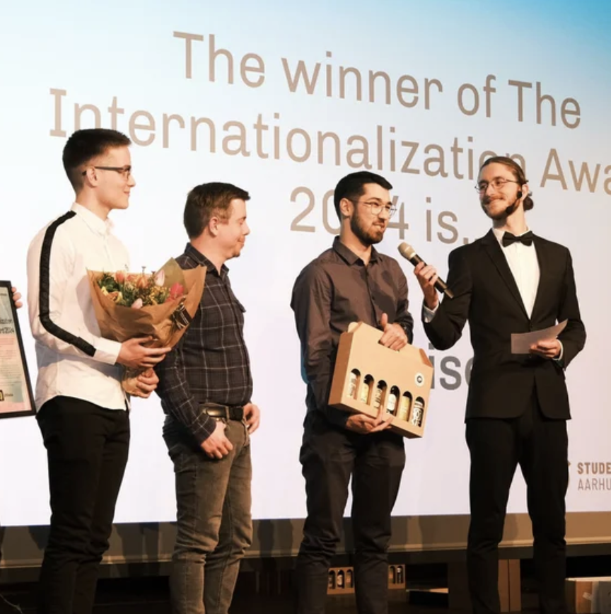 UNIwise employees receiving the Internationalisation award in Aarhus Denmark